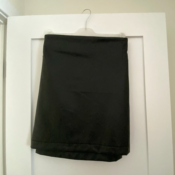 [#70] NWT, Black Pleather Skirt, Size 22 - Picture 2 of 2